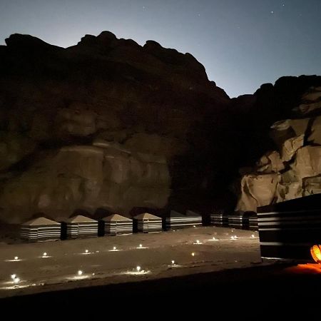 Moon City With Jeep Trips Wadi Rum Exterior photo